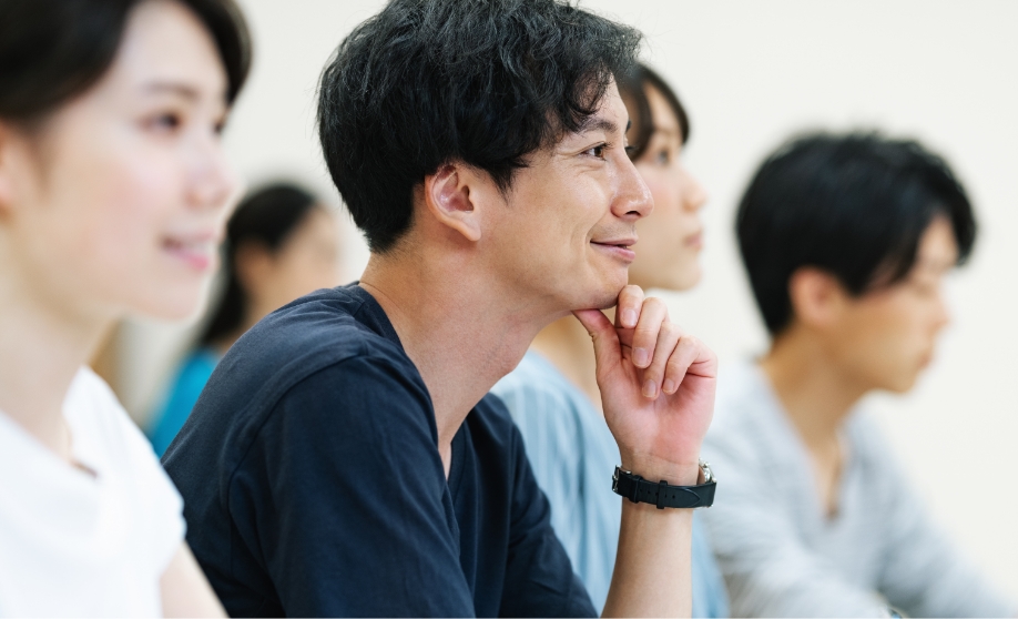 実務経験に基づいたアドバイスは、リアルなビジネス現場での役立つ知識を多く提供してくれます